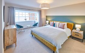 Host & Stay - 'Salty' Seaview